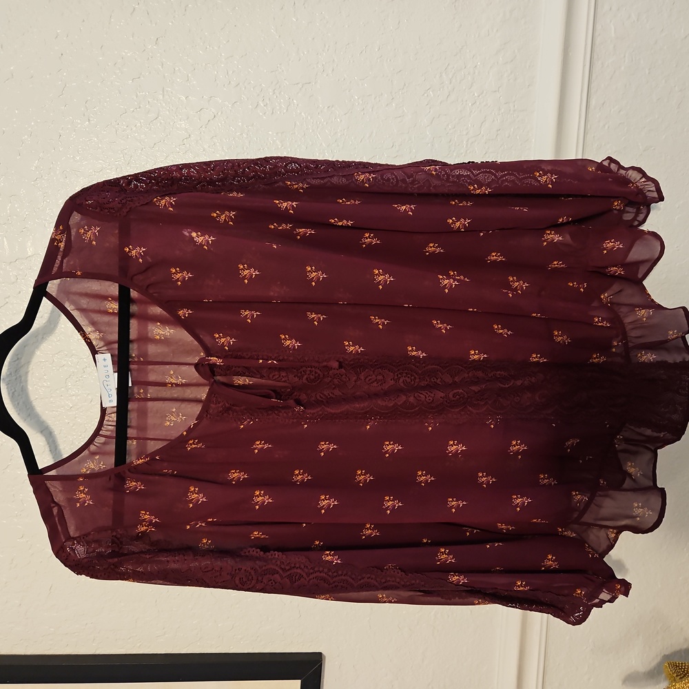 Boutique 1X Burgundy floral blouse - very Girly